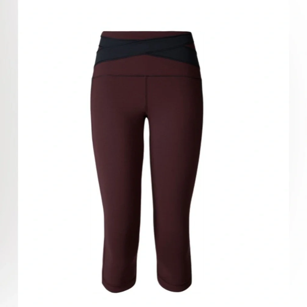 SOLD Lululemon Kris Cross Crop (Full-On Luxtreme) Sz 2 - Picture 7 of 11